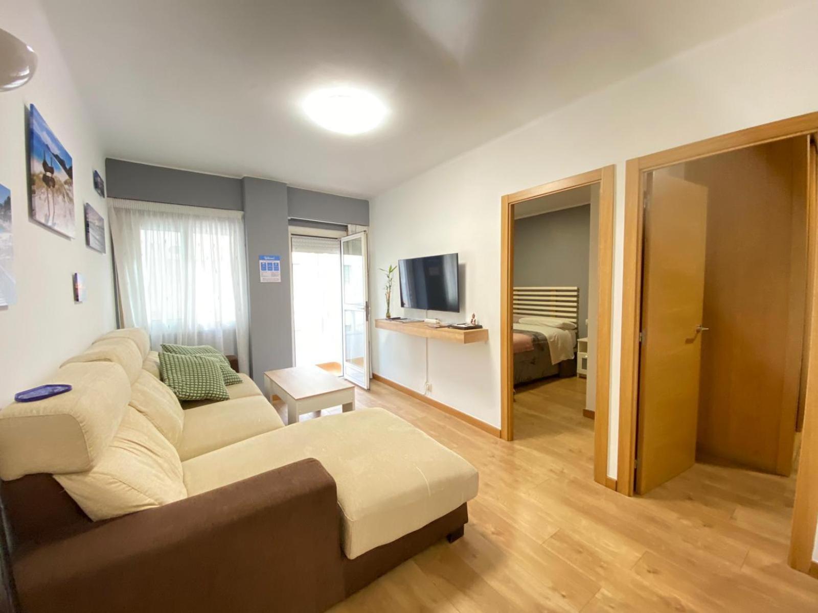 Playa Bouzas - - Parking Free