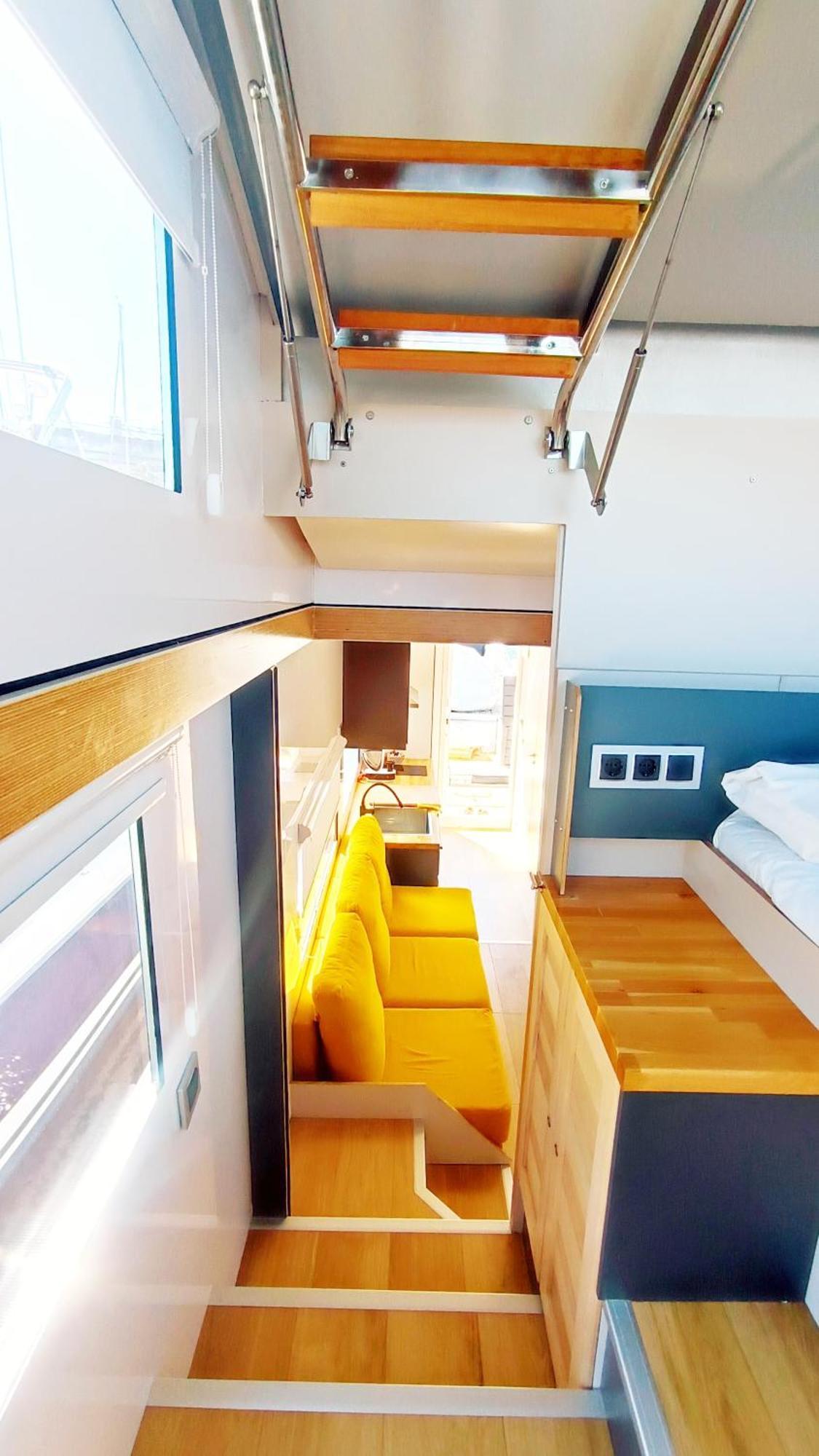 Hotel en barco Different Charter *