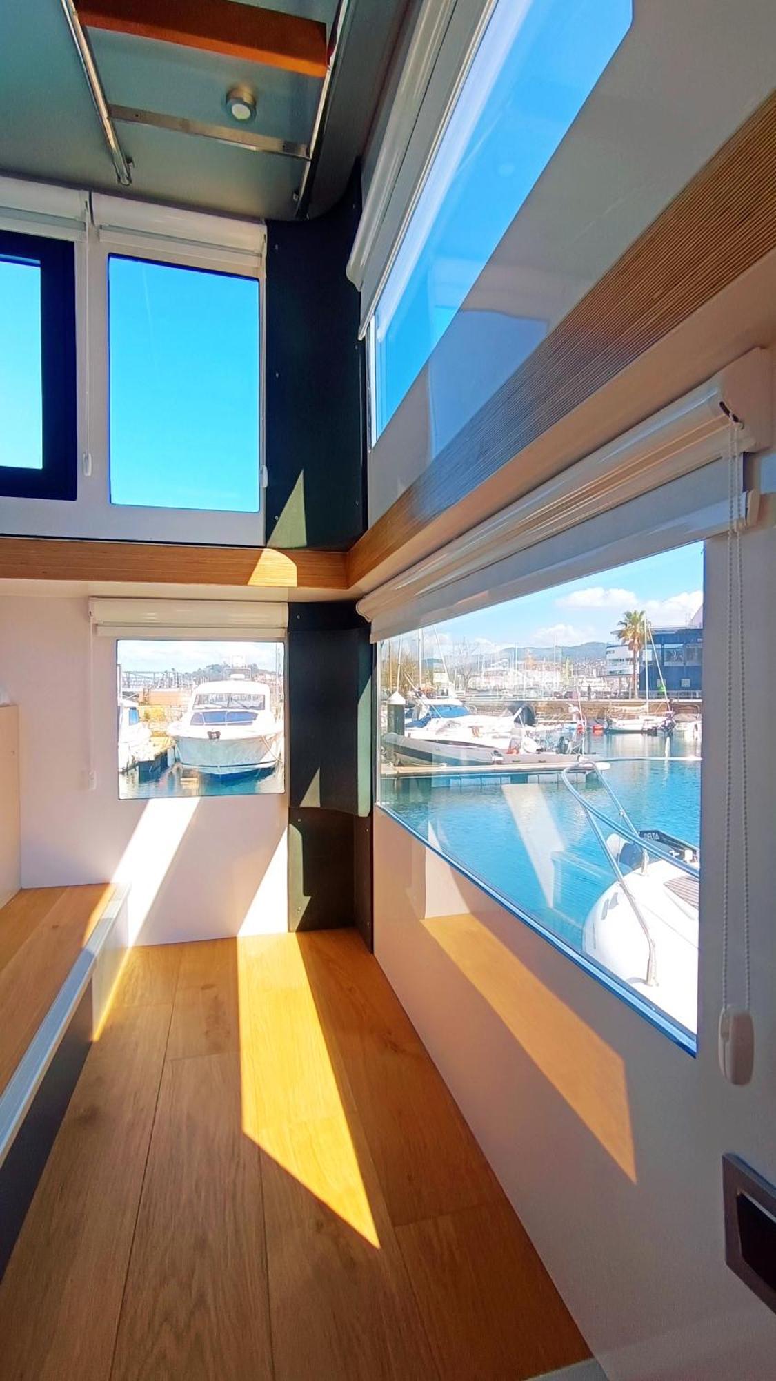 Hotel en barco Different Charter Vigo