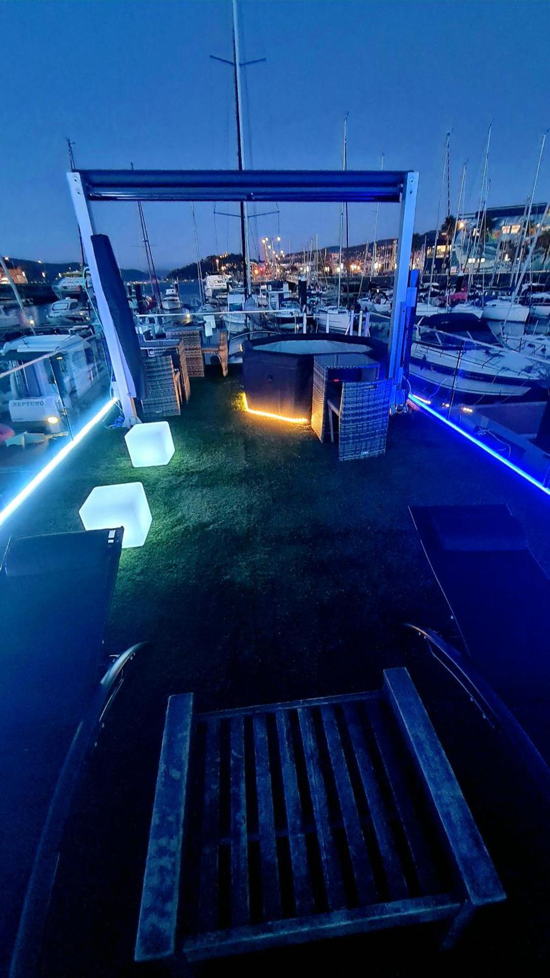 Barco-apartamento En El Nautico De Hotel en barco *