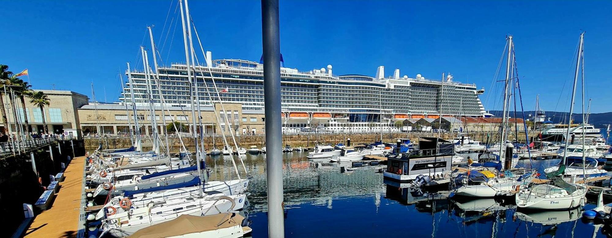 Barco-apartamento En El Nautico De