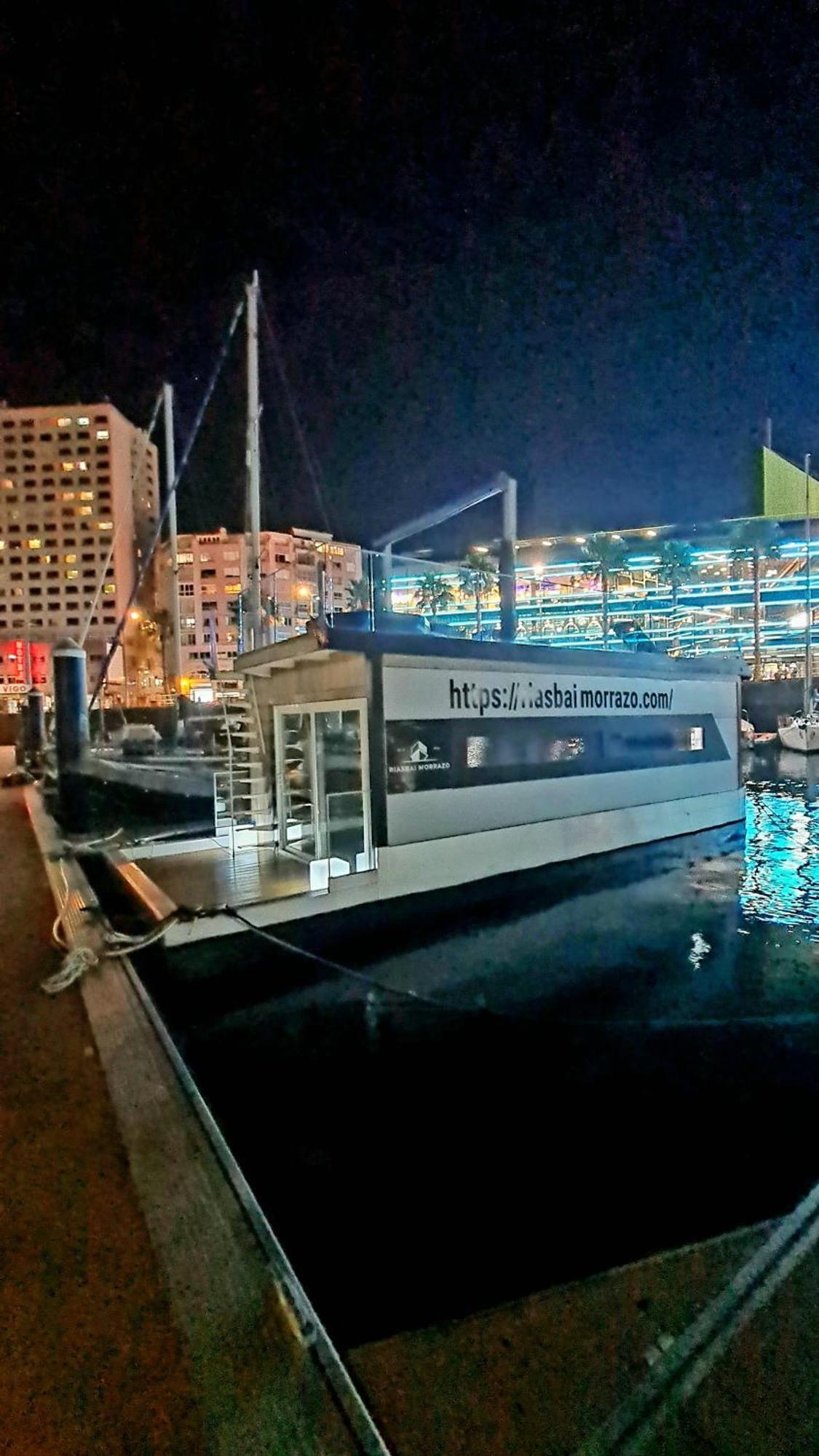 Barco-apartamento En El Nautico De