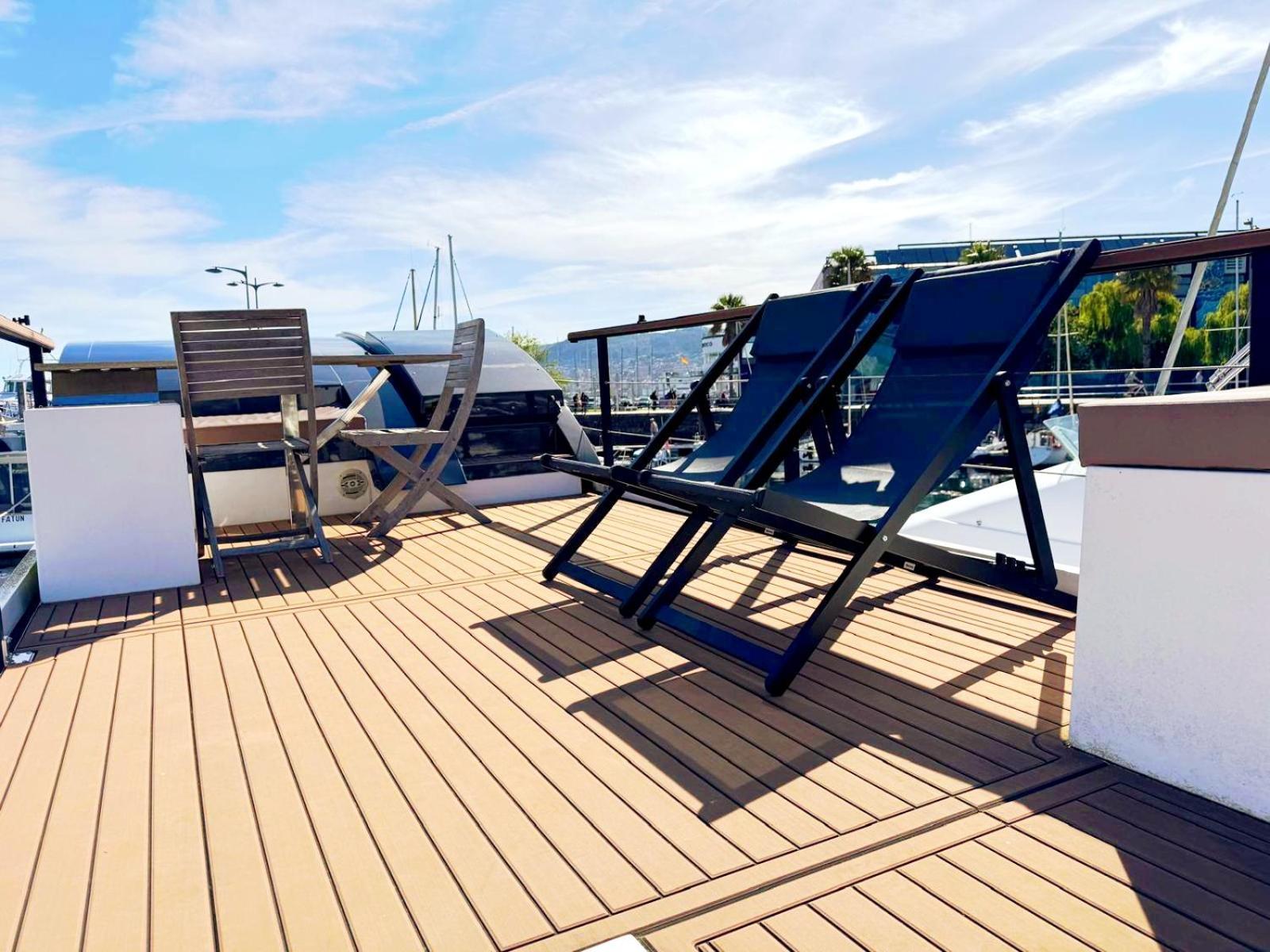 Hotel en barco Casa Flotante En El Puerto De - Different Charter