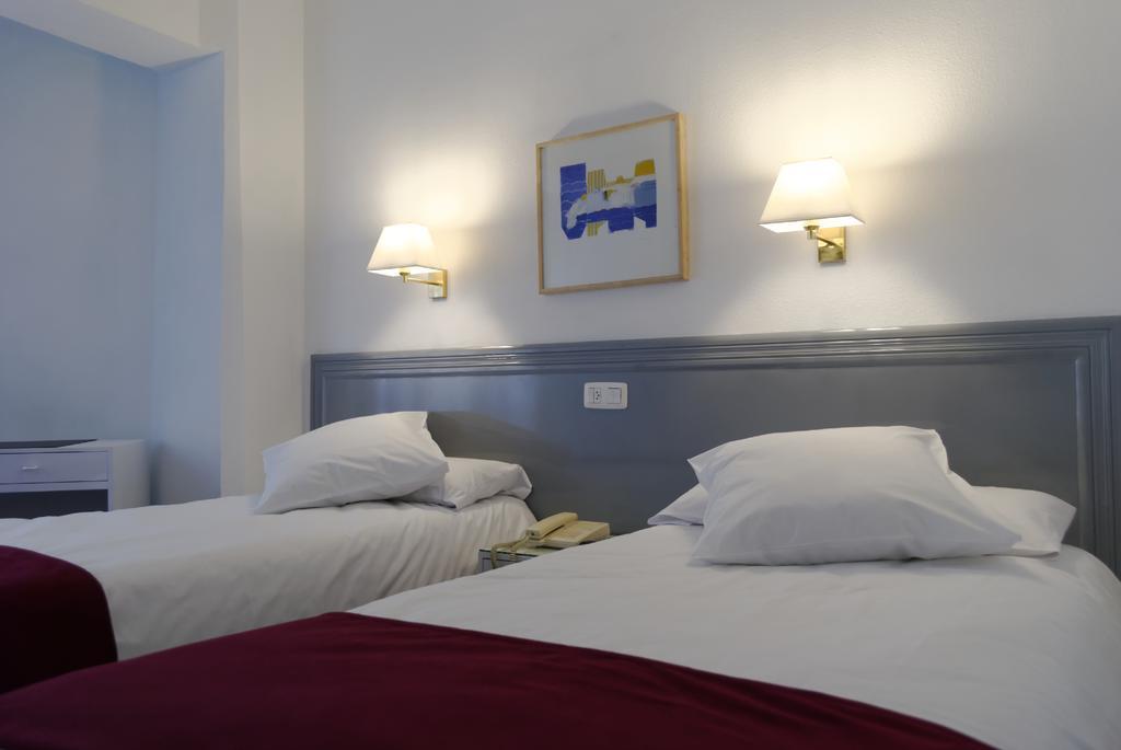 Plaza Hotel 2*