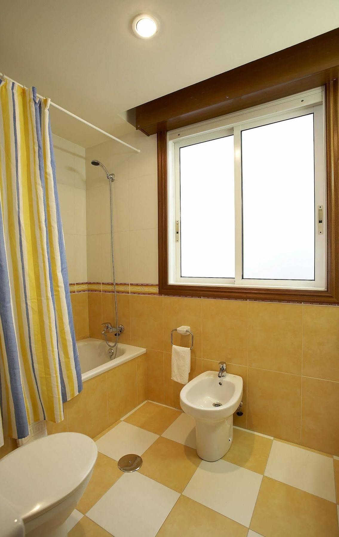 Canaima Hotel 2*