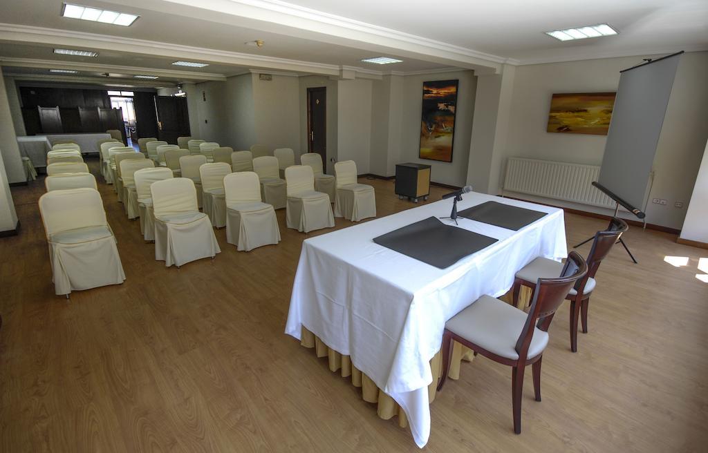 Hotel Plaza 2*