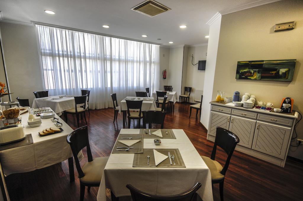 Plaza Hotel 2*