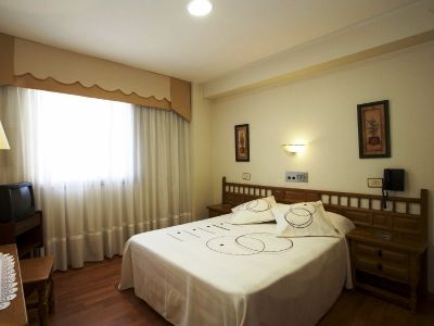 Canaima Hotel 2*