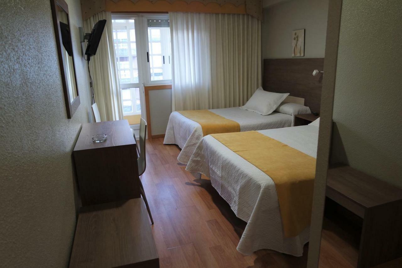 Canaima Hotel 2*