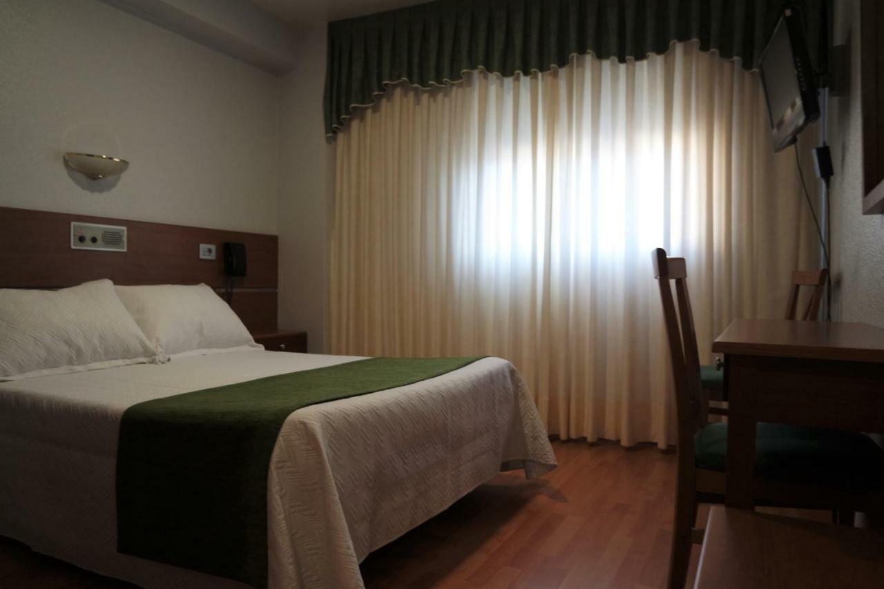 Canaima Hotel 2*