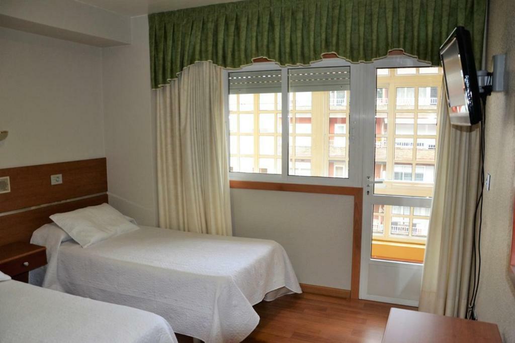 Hotel Canaima 2*
